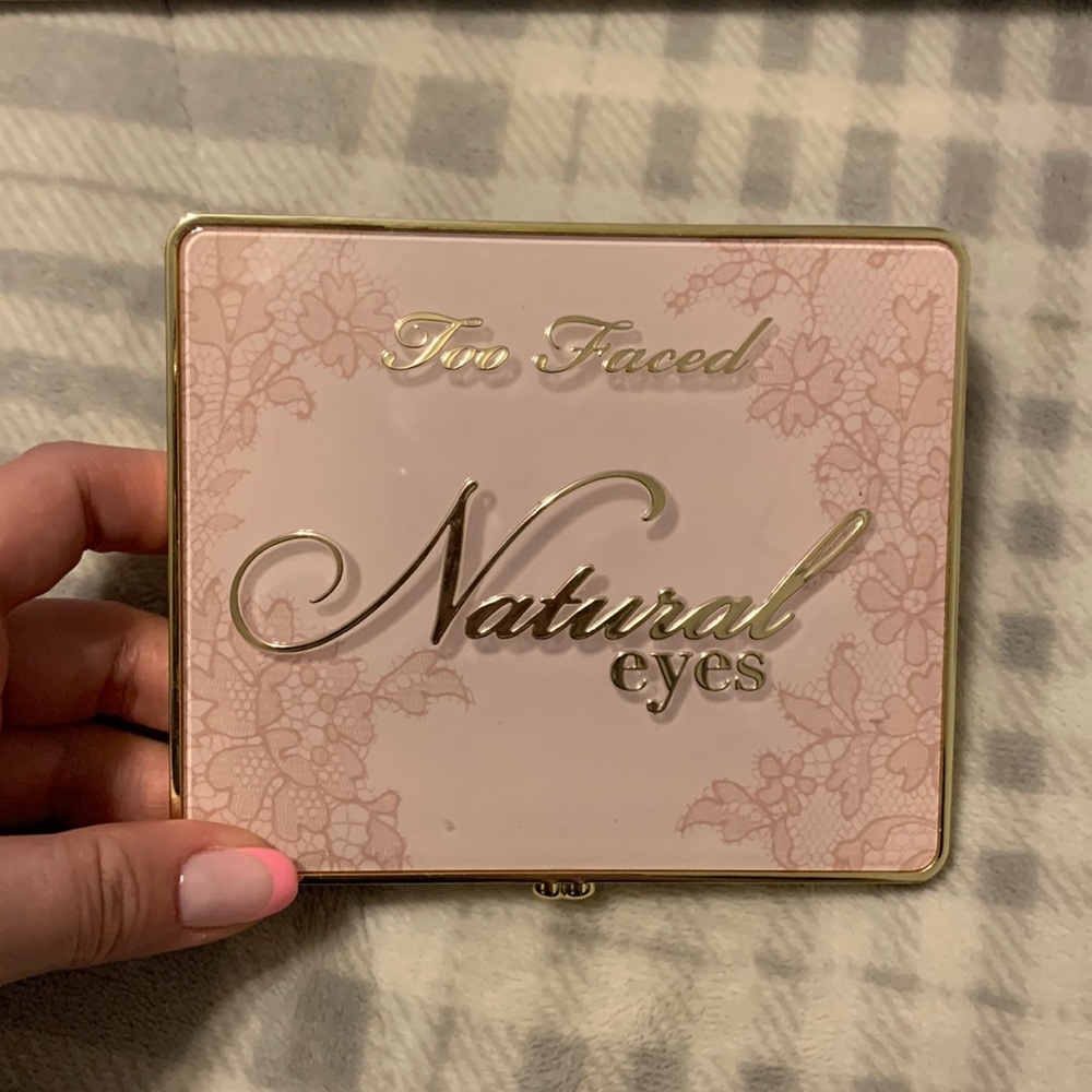 Too faced Natural eyes eyeshadow palette
